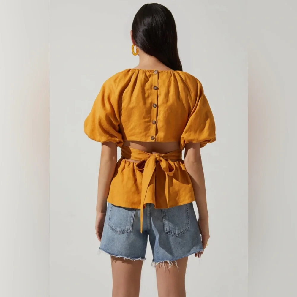 Astr Mustard Puff-Sleeve Peplum Top